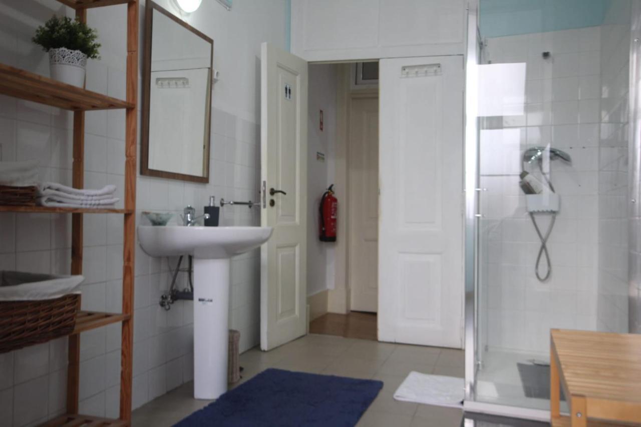 Romantic Chiado 7 -Private Small Single Room With No Outside Window Lisbon Luaran gambar